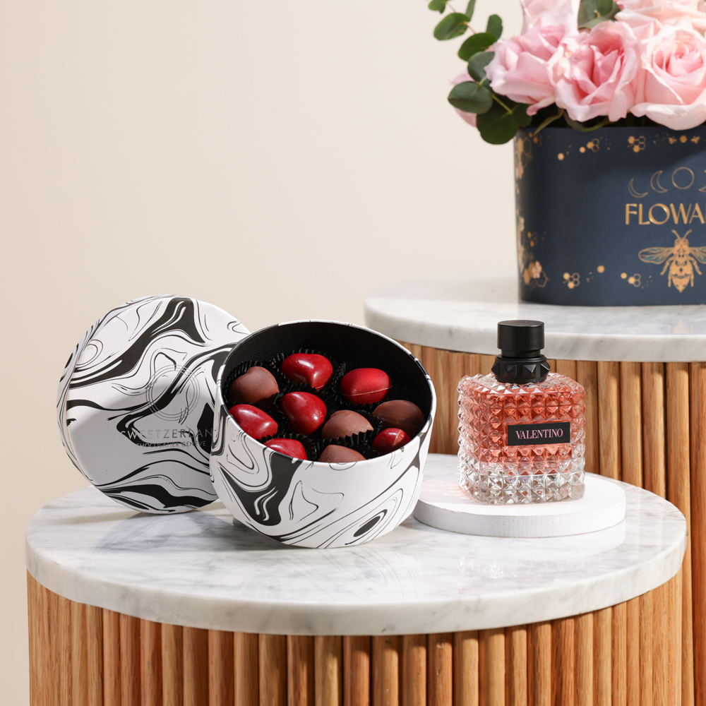 BORN IN ROMA ギフトボックス Buy and send Valentino Donna Born in Roma EDP | Sweetzerland