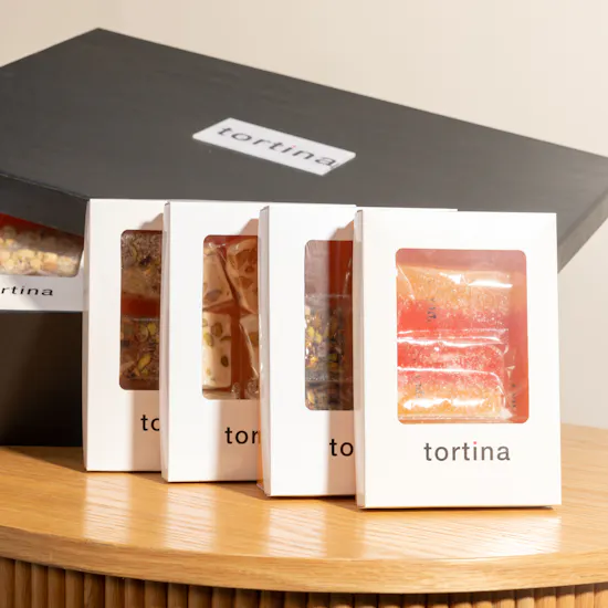 Tortina Moleed Sweets VIP Box | Petals Dream Vase