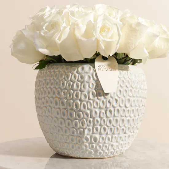 Charming Roses Vase | 35 Flowers