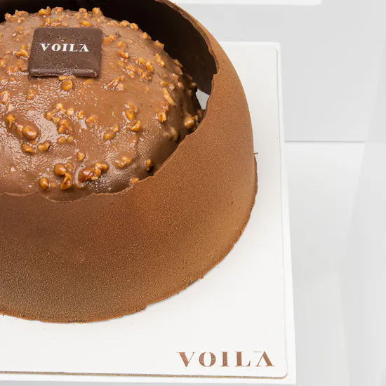 Voila Rôcher Cake with Flowers