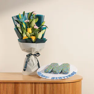DOH! Blue Letter Birthday Cake | Flowers Bouquet