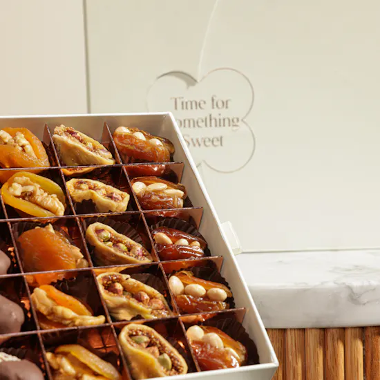 Floward Ramadan Dates and Dried Fruits Large Box