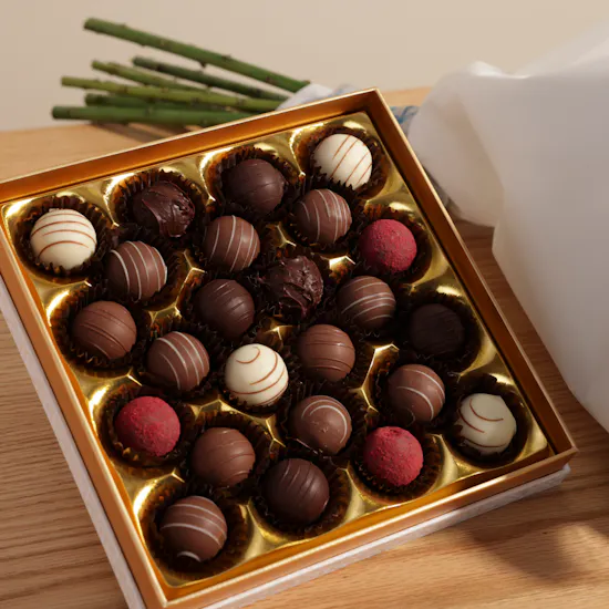 Bateel Alaska White Truffles Box | Lilies Bouquet