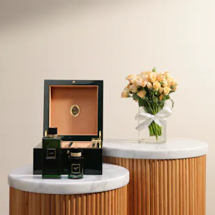 Saad Bashamakh Oud Set | Glow Baby Roses Vase