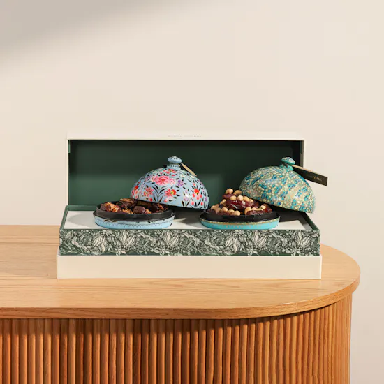 Bonbonniere Assorted Nuts Stuffed Dates Gift Box