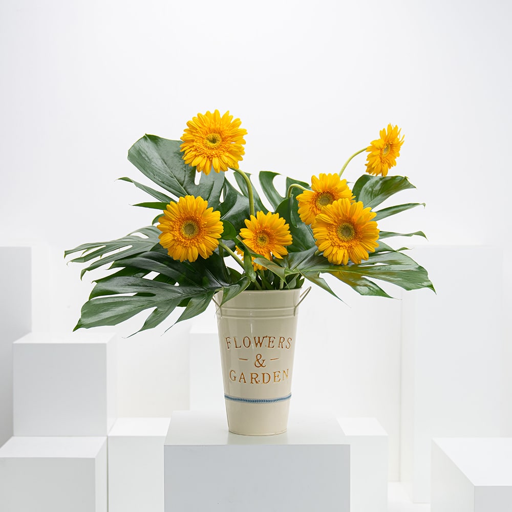 King's Crown | Metal Vase