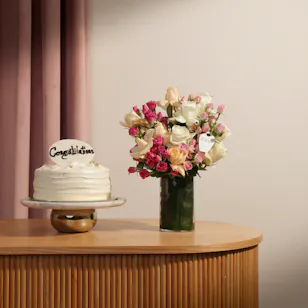 Sucre De Nada Congratulations Vanilla Cake | Festive Flower Vase Sucre De Nada Congratulations Vanilla Cake | Festive Flower Vase