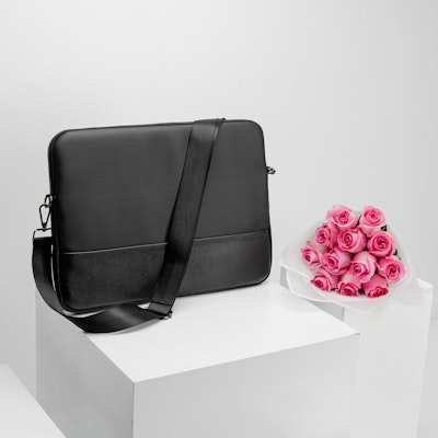 Tip of the Day Matte laptop sleeve with 12 Pink Roses