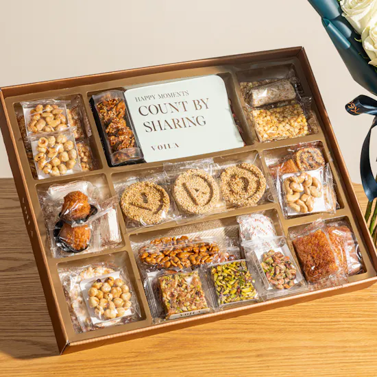 Voila Medium Mouled Box | Treasured Gathering Flowers