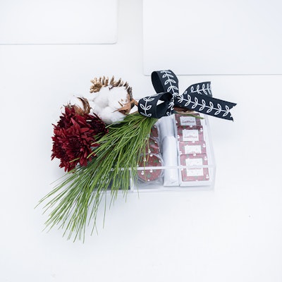 Lilac Holidays  Acrylic Chocolate & Dragee | Flowers