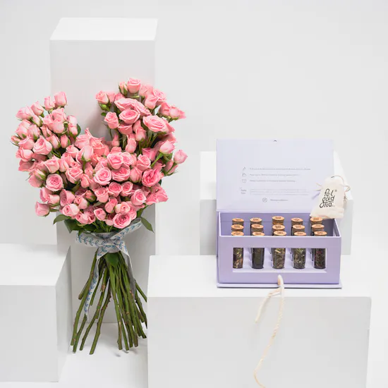 Feel Good Tea Lavender Discovery Box | 25 Pink Baby Roses Bouquet