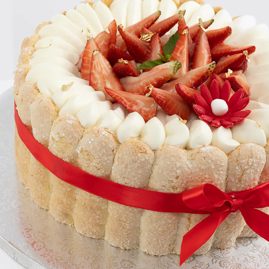 Charlotte Cake | Red Roses 5