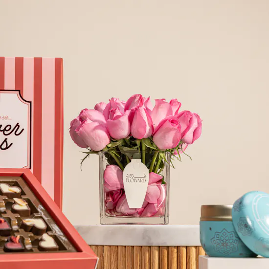 Candle Connection Scented Candles Set | Fleur Hearts Chocolates and Pink Roses