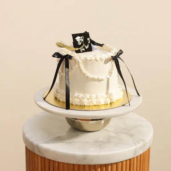 Sweet Atelier Congratulations on Graduation Cake