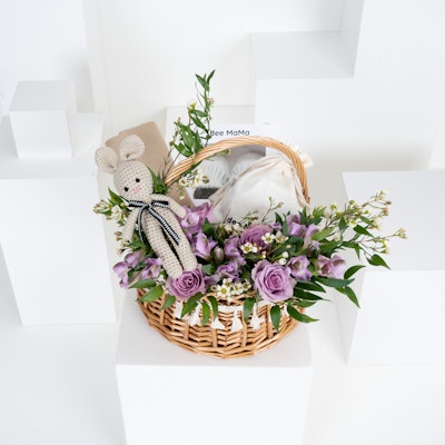 Dee MaMa Baby Gift Basket With Flowers
