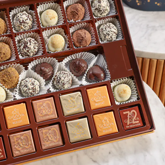 Godiva Ultimate Collection Chocolates and Biscuit Box | Smooth Melody Flower Box