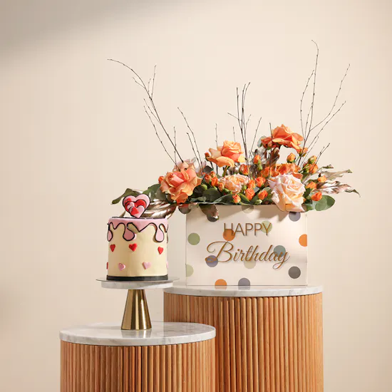 Floward Cartoon Love Cake | Happy Birthday Flowers