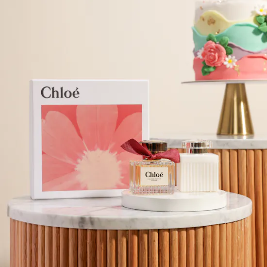 Chloé L' Eau de Parfum Intense Women's Gift Set | Floward Garden Fantasy Cake