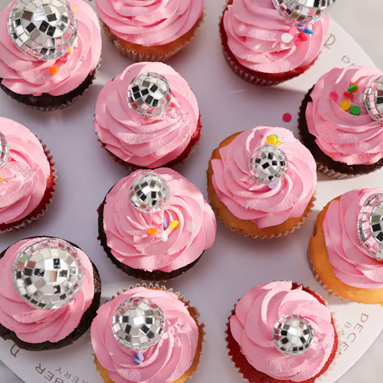 December Cake Cheerful Cupcakes