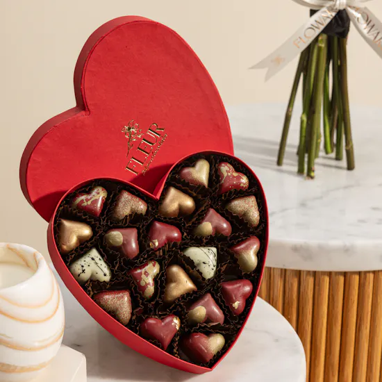 Lumiz Candles Papaya Éxotique Big White Candle | Fleur Chocolate Box and Flowers