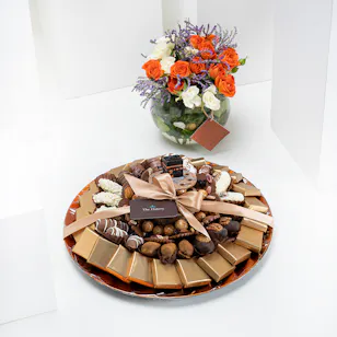 The Datery Mixed Date Plate | Roses Vase The Datery Mixed Date Plate | Roses Vase