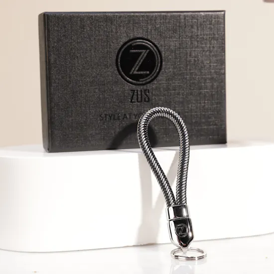 Zus Key chain Black & Silver | White Tulip Bouquet