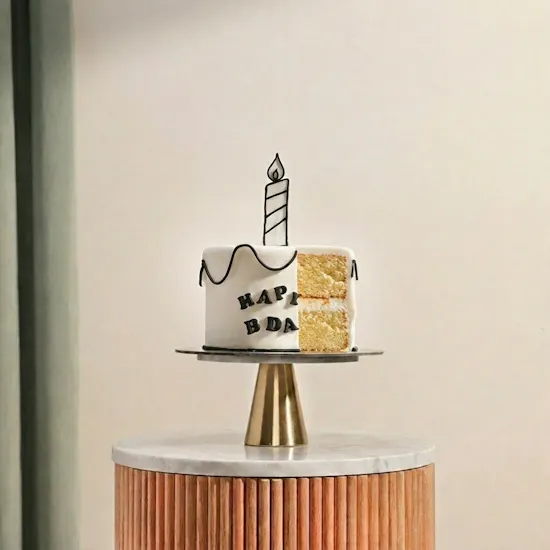 كيك يوم الميلاد بتصميمك الخاص من فلاورد