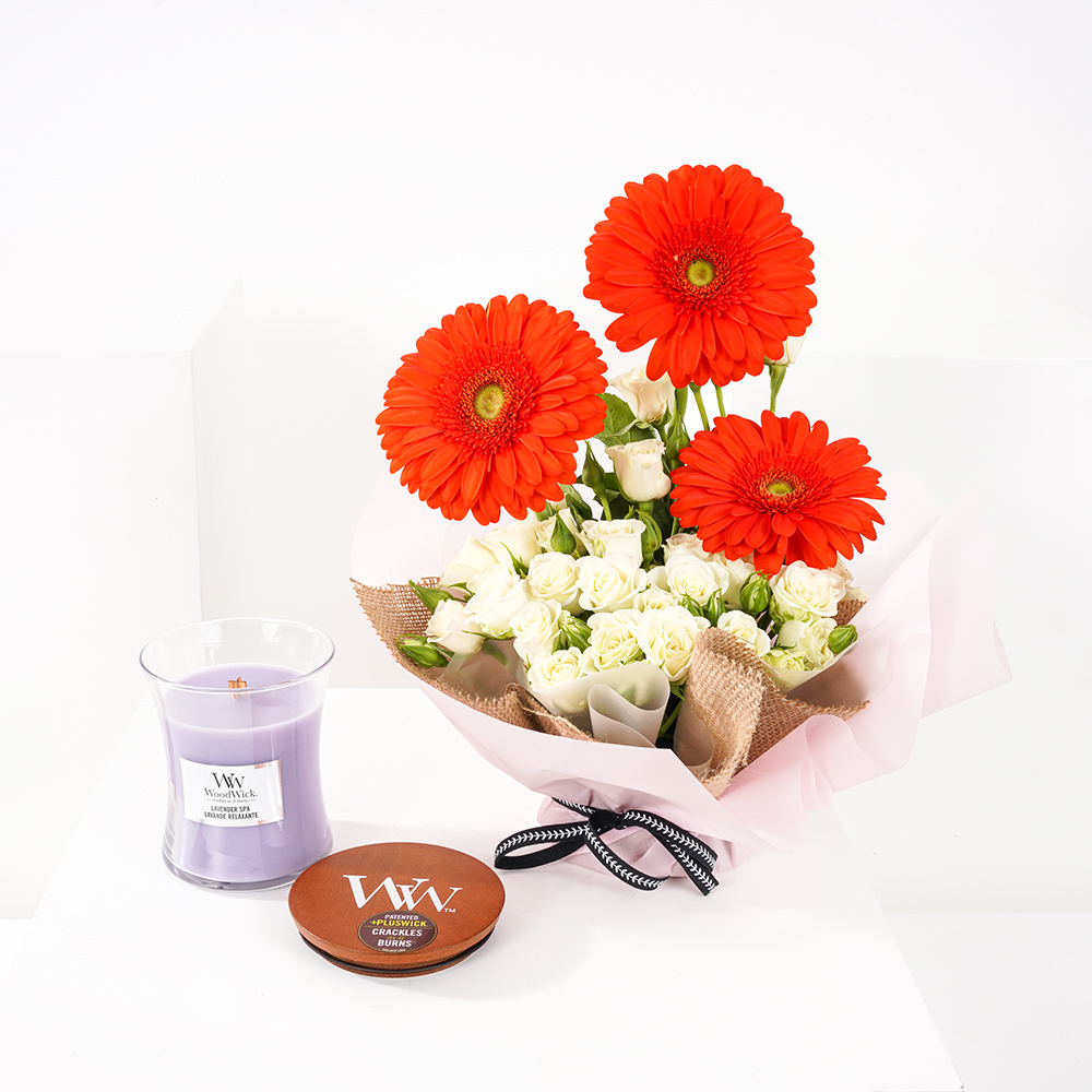 Woodwick Lavender Spa Medium Hourglass Candle | Flowers