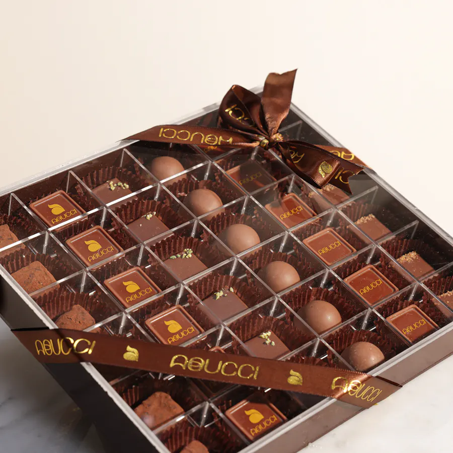 Abucci Chocolate Box | Elegant Flowers 3