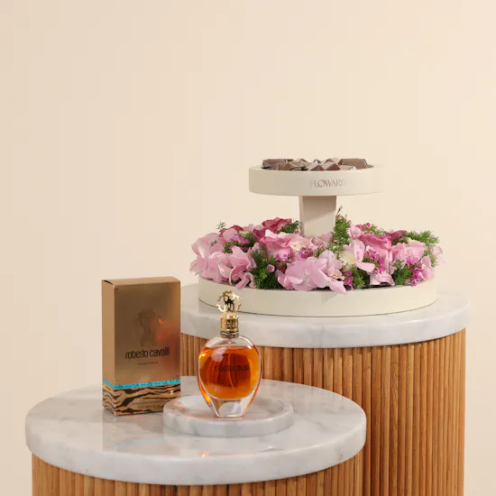 عطر روبرتو كافالي او دى بارفيوم للنساء من روبرتو كافالي | صينية ذكرى بطعم السعادة و الزهور