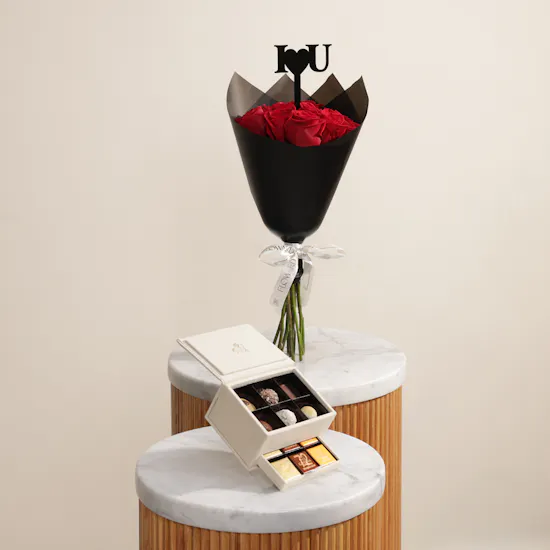 Godiva Royal Beige Small Chocolate Box | I Love You Flower Bouquet
