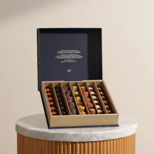 Nua Small Classic Signature Date and Chocolate Bonbon Box