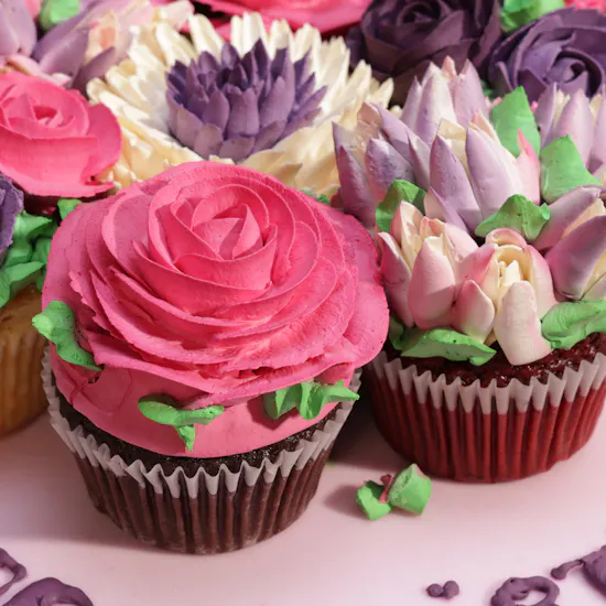 Floward Birthday Floral Cupcakes Bouquet