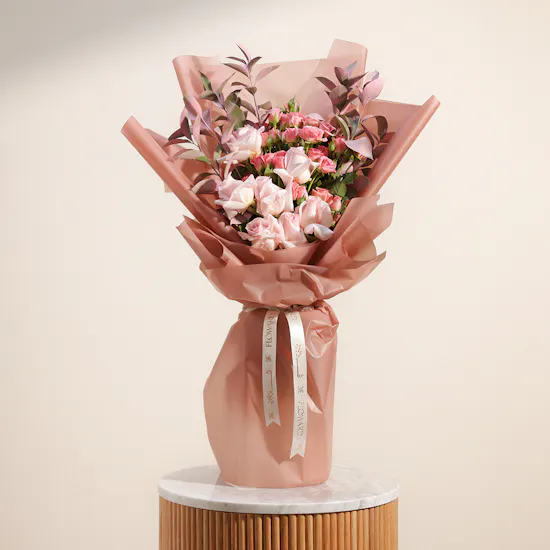 Floward Blush Cake | Birthday Roses