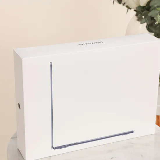 Apple MacBook Midnight Air M5 512 GB | Timeless Flower Vase