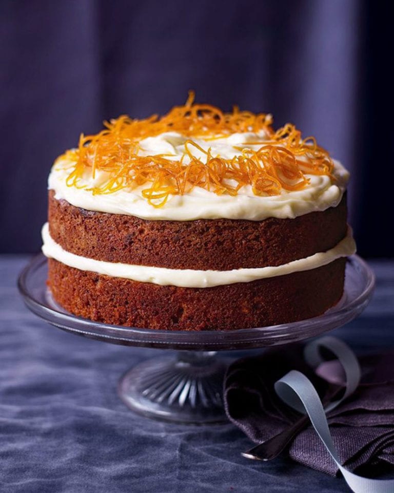 Customizable round carrot small cake