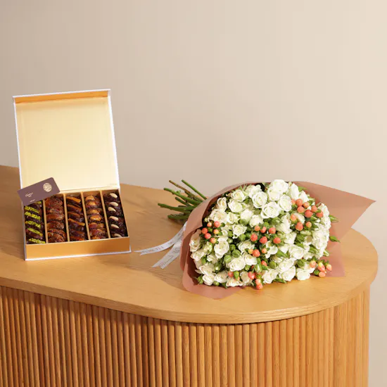 Bateel Qamara Gift Set | White Baby Rose
