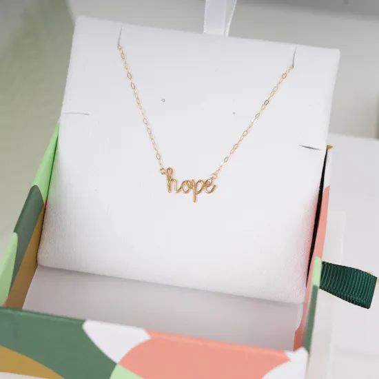 Miss L by L'azurde Gold Hope Necklace | Hydrangea vase