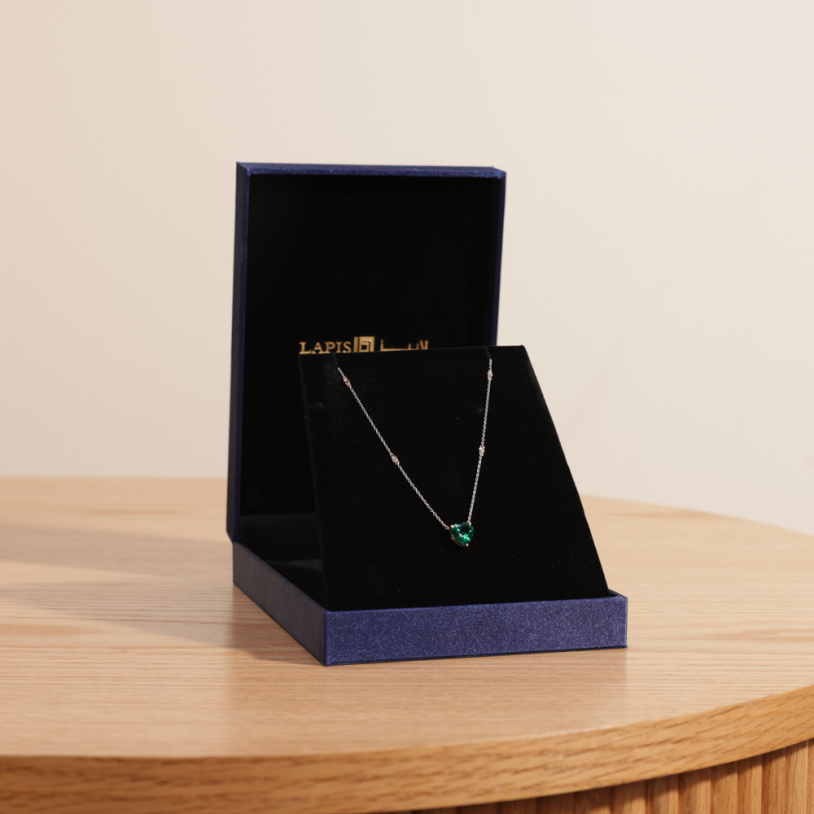 قلادة ألماس بشكل قلب من لابيز