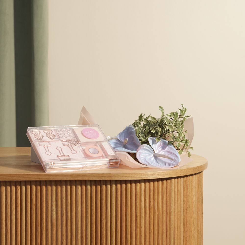 مجموعة قرطاسية من مكتبة جرير | زهور رقيقة