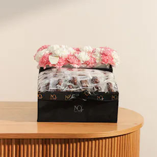 Nor Noyau Chocolates Box | Festive Carnation