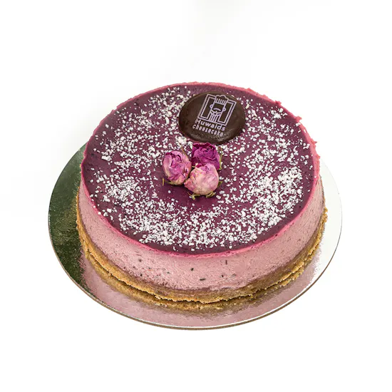 Huwaids Sweet Dream Cheesecake | Baby Rose Vase