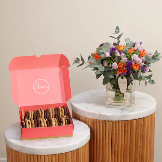 Bilberry Cookies Medium Box | Colorful Vase