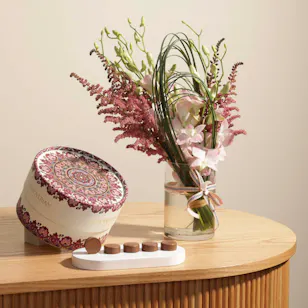 Hanoverian Chocolate Box | Happiness Blooms