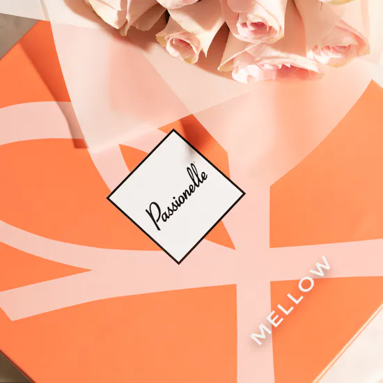 Passionelle Mellow Chocolate Box | Pure Floral Harmony Flowers