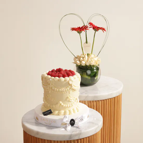 Laviviane Raspberry Vanilla Royal Cake | Glam Flower Vase