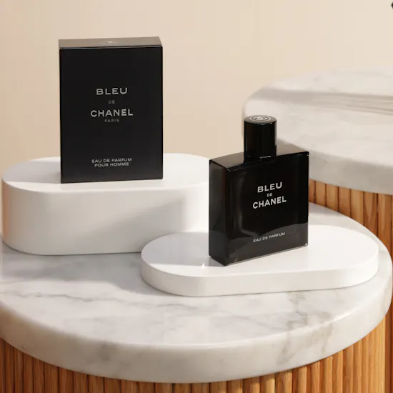 عطر بلو دي شانيل او دي بارفيوم للرجال من شانيل | زهور لحظة حب