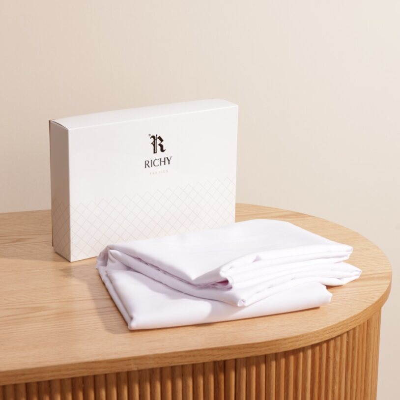 ثوب أبيض ساميراميس من ريتشي 