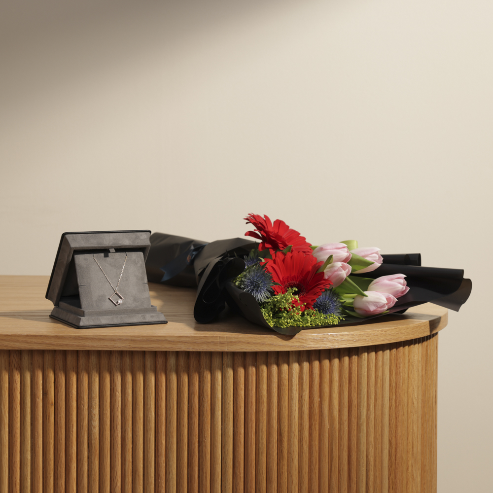 قلاده ستيلاروزا روب ألماس من لوسترو | باقه رائعه 