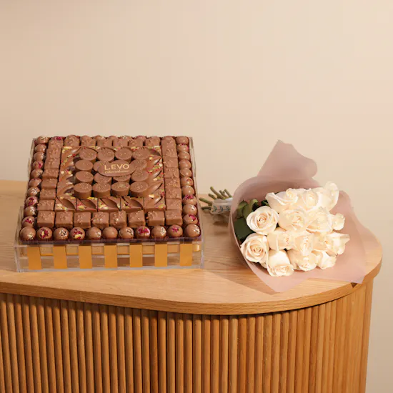 Levo Square Chocolate Tray | Flowers Bouquet